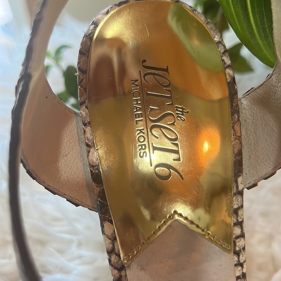 Michael Kors Jet Set six snake skin heel - Picture 5 of 12